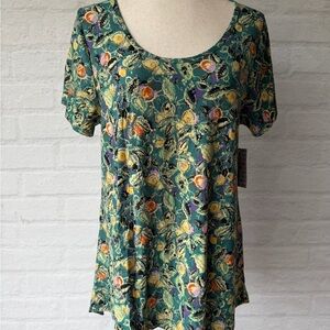✨NWT✨ LuLaRoe Classic T LG